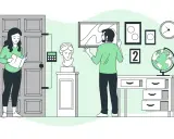 Una pareja resuelve acertijos en una habitación temática, buscando pistas para un escape room familiar.