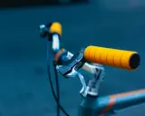 Jasne, żółte gripy do MTB wyglądają świetnie! Zapewniają pewny chwyt i dodają koloru.