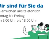 Illustration von drei Personen mit Headsets, die telefonisch erreichbar sind.