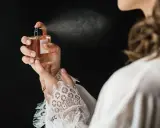 Perfumy z ogonem: Jak wybrać swój niezapomniany ślad?