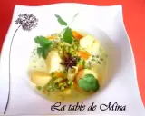 Délicieux nage de st jacques aux légumes verts et carottes, parfumé d'anis étoilé. Un plat léger et savoureux.