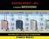 Cztery walizki kabinowe w różnych kolorach (różowa, granatowa, srebrna, zielona) z informacjami o wymiarach i wadze.