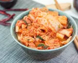 Jak zrobić kimchi w domu? Odkryj sekrety smaku i zdrowia!
