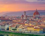 Firenze, centro storico cosa vedere: il Duomo, Palazzo Vecchio e Ponte Vecchio al tramonto.