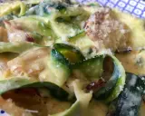 Carbonara z cukinią: Kremowy sos bez śmietany? Sprawdź przepis!
