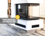 Chimenea moderna de leña con cristal, lista para aprender cómo limpiar una chimenea antigua y mantenerla impecable.