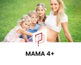 Ciężarna mama z trójką dzieci na trawie. Program MAMA 4+ obiecuje dodatkowe 200 zł do emerytury za dzieci.
