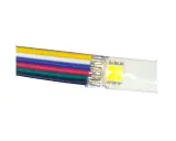 Kolorowe przewody podłączone do taśmy LED RGB. Dowiedz się, jak łączyć taśmy LED RGB, aby uzyskać efektowne oświetlenie.