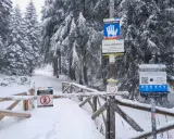 Szlaki w Karkonoszach: Sprawdź dostępność i uniknij lawin