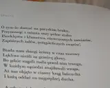 Fragment "Pana Tadeusza" z epilogu. Wiersz opisuje gorzkie refleksje o losie narodu, pełne cytaty o klęskach i żalach.