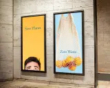 Dos carteles publicitarios con altas resoluciones de imágenes. Uno muestra un ojo mirando hacia arriba sobre fondo amarillo con "Save Planet". El otro, una bolsa de red con melocotones y "Zero Waste".