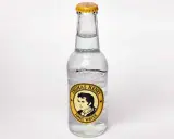 Thomas Henry Tonic Water: Erfrischendes, kohlensäurehaltiges Getränk mit Chinin, perfekt für Cocktails.