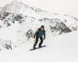 Ile kalorii spala snowboard? Poznaj liczby i zmaksymalizuj efekty!