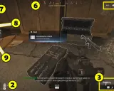 Gracz w Call of Duty Warzone zbiera łupy, celując w skrzynię z ulepszeniem polowym. W tle widać otwartą skrzynię z bronią.