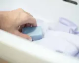 Klej na bluzie? Luiza Malinowska radzi, jak usunąć plamę!
