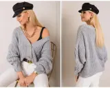Jak nosić swetry z klasą? Porady stylistki na modny sezon