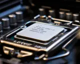 Processeur Intel Core i5 10600K installé sur une carte mère. Ce tdp cpu est prêt pour des performances élevées.