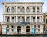 Façade ornée de Ca' Pesaro, un palais vénitien sur le Grand Canal, abritant la Galerie Internationale d'Art Moderne.