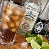 Tequila z colą (Batanga): Poznaj sekret kultowego drinka!