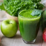 Smoothie warzywno-owocowe: Przepisy, korzyści, uniknij błędów!