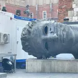 Spętany Eros w Krakowie: co kryje ikoniczna rzeźba Mitoraja?