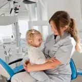 Dentysta krok po kroku: Jak łatwo umówić wizytę w Polsce?