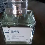 Perfumy MADE IN LAB. 19, odpowiednik o zapachu kwiatowo-owocowo-gourmand, dla kobiet i mężczyzn.