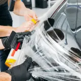 Woskowanie samochodu: Czy to wciąż najlepsza ochrona lakieru?