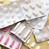 Weichteilrheuma Medikamente: Effektive Behandlungsmöglichkeiten und Risiken