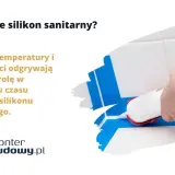 Ręka z pistoletem wyciska silikon sanitarny. Dowiedz się, ile schnie silikon sanitarny, bo temperatura i wilgotność mają znaczenie.