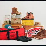 Collection de bottes et accessoires Red Wing. La matière des chaussures en cuir raconte une histoire de durabilité.
