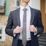 Jak dobrać idealną długość krawata do swojego wzrostu i stylu