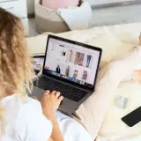 Butik online z polską modą – dlaczego warto wybierać lokalne marki?