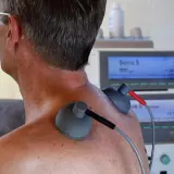 Rehabilitacja ultradźwięki na czym polega i jak przynosi ulgę w bólu