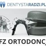 Aparaty ortodontyczne NFZ. Dowiedz się, do ilu lat jest darmowy aparat ortodontyczny stały.