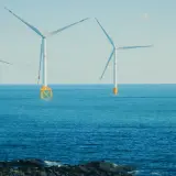Wiatraki na morzu symbolizują potęgę Bałtyku i czystą energię.