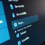Ustawienia ekranu, w tym opcje "Servlection", "Accessibility" i "Rope...", pomagają dowiedzieć się, jak powiększyć ekran.