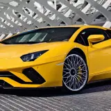 Ile koni ma Lamborghini Aventador? Sprawdź moc różnych modeli!