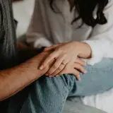 Jak wesprzeć kogoś psychicznie? Skuteczny poradnik krok po kroku