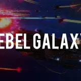 Bitwa kosmiczna w grze Rebel Galaxy. Statki walczą w przestrzeni, eksplozje i lasery.