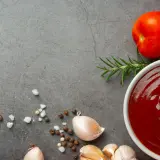 Jak zagęścić sos keto? Sprawdzone metody bez węglowodanów