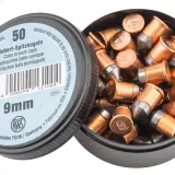 Boîte de 50 cartouches 9mm pour revolver, type Flobert, avec balles coniques en cuivre et plomb.