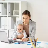 Czy na macierzyńskim można pracować na zlecenie bez utraty zasiłku?