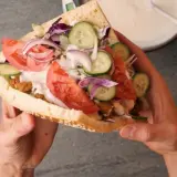 Ile kalorii ma kebab w bułce? Zaskakujące różnice w kaloryczności