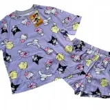 Fioletowa piżama z krótkim rękawem i spodenkami w postacie Hello Kitty i przyjaciół.