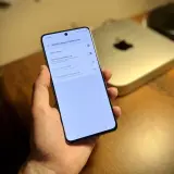 Ustawienia telefonu Samsung pokazują, gdzie jest hotspot mobilny. Można udostępniać połączenie przez Bluetooth lub USB.
