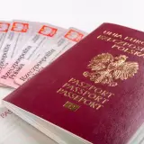 Pasport i kilka dowodów osobistych. Czy na Słowację dziecko musi mieć dowód? Sprawdźmy!