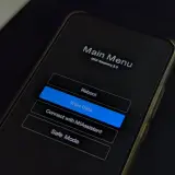 Ekran telefonu Redmi w trybie fastboot, menu główne MIUI Recovery 5.0 z zaznaczonym "Wipe Data".