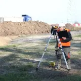 Geodeta w budowie domu: Niezbędny przewodnik po jego roli i usługach