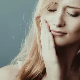 Co na spuchnięte dziąsło? Skuteczne sposoby na ulgę i zdrowie